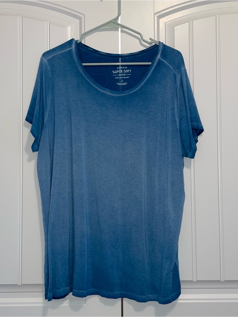 torrid blue scoop neck short sleeve tee